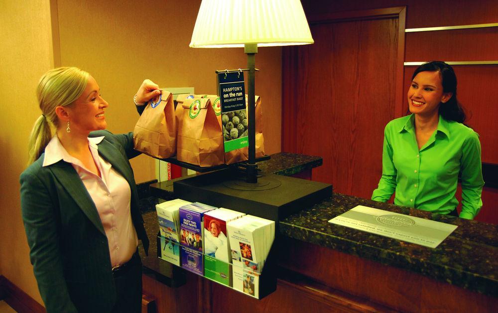 Hampton Inn Potomac Mills Woodbridge Ngoại thất bức ảnh